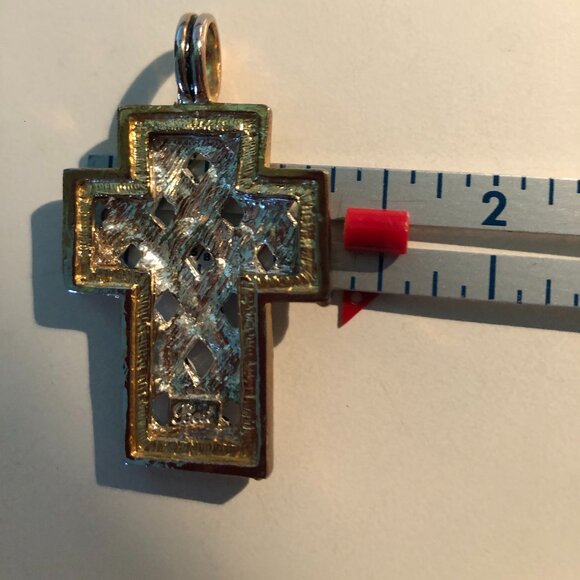 Silver and Gold Colored Metal lattice design Cross 2 1/4 " long by 1 1/4… - Picture 9 of 10